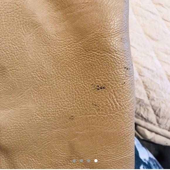 vera wang wristlet - Picture 4 of 4